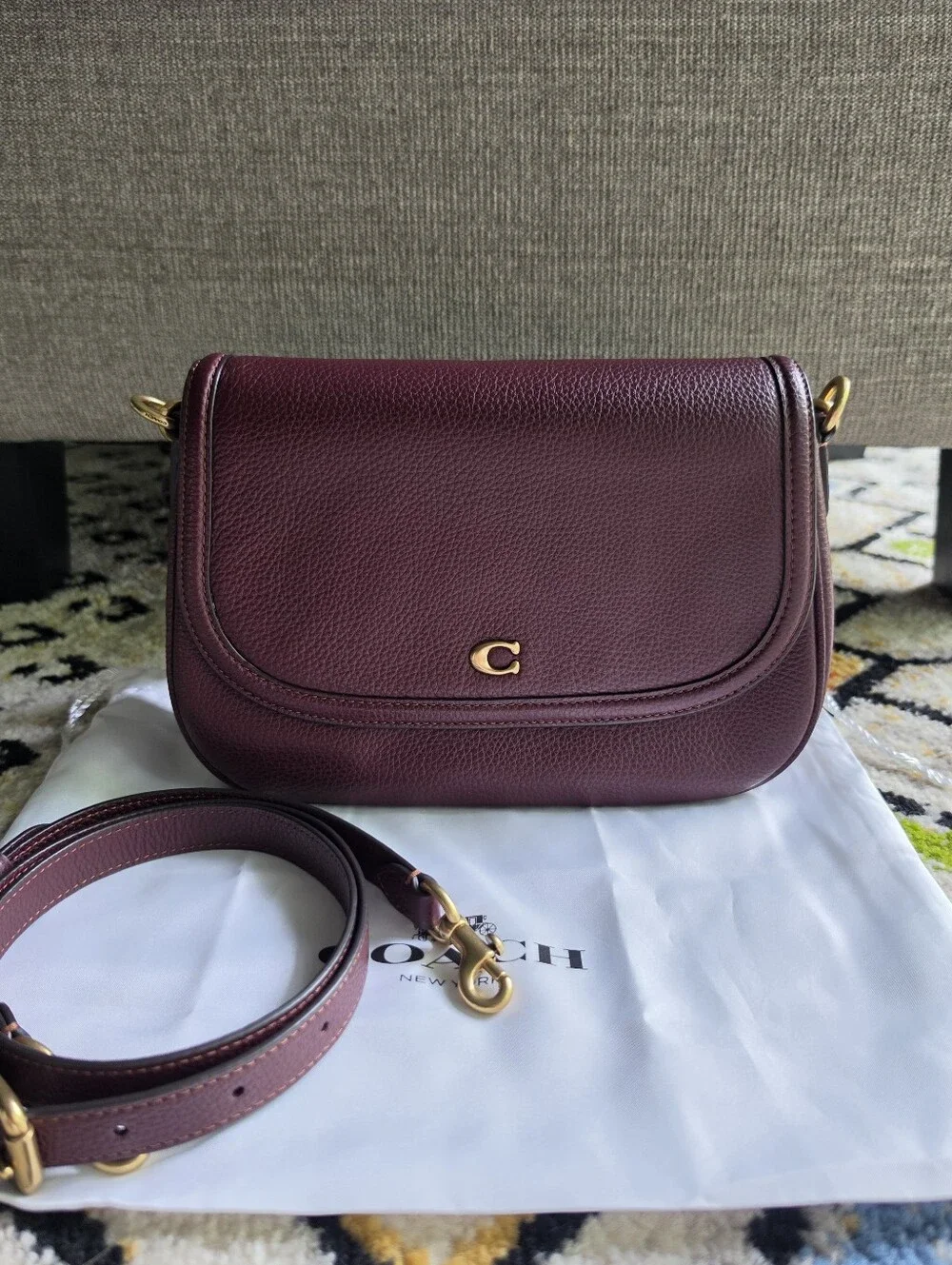 Coach Legacy Shoulder Bag Merlot - Picture 4 of 16
